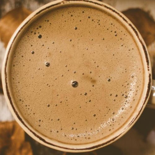 Só assim para acordar nesse frio: cappuccino cremosão caseiro tão fácil que qualquer um consegue fazer!