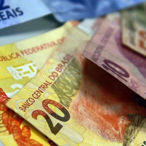 Novo salário mínimo de R$ 1.621 entra em vigor hoje; entenda mudanças