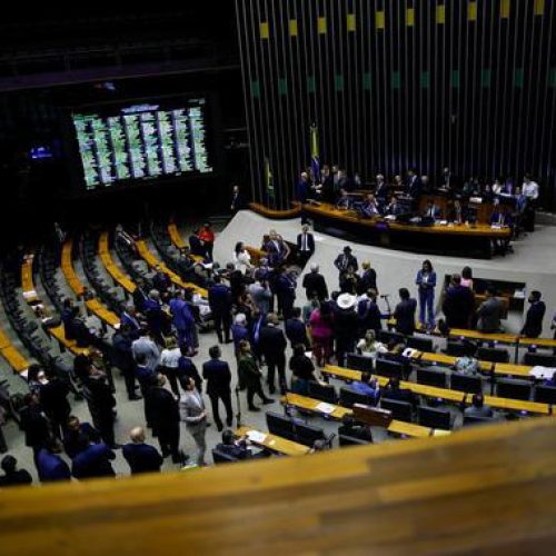 Câmara aprovou, na calada da noite, texto-base de projeto que cria cargos no STF
