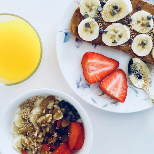 Qual é o melhor horário para tomar café da manhã? Entenda seus benefícios
