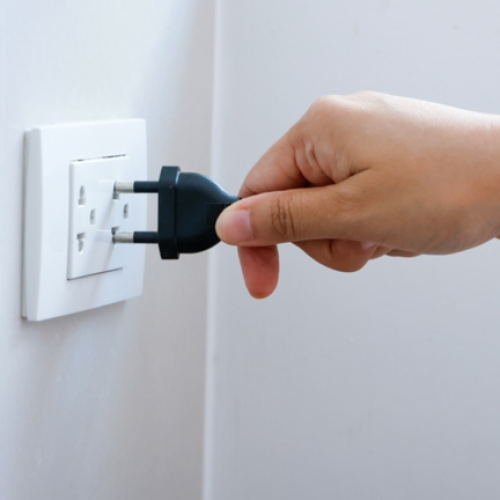 INOVAÇÃO: Adeus tomadas embutidas, nova tendência para tomadas elétricas não quebra parede e você instala em minutos