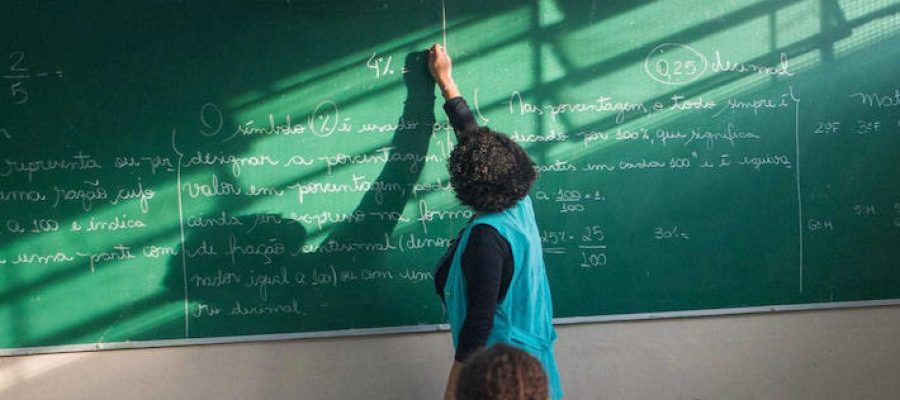 EDUCAÇÃO: Brasil possui cerca de um professor jovem para cada três docentes com 60 anos ou mais