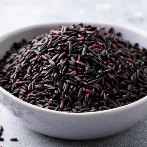 GASTRONOMIA: Já comeu arroz negro? Conheça os benefícios do grão que ajuda a reduzir o colesterol e melhora a digestão