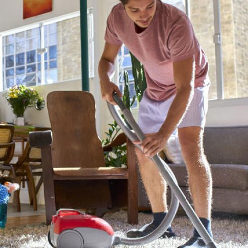 Trabalho doméstico formal perde 41 mil postos em 2025, diz ministério