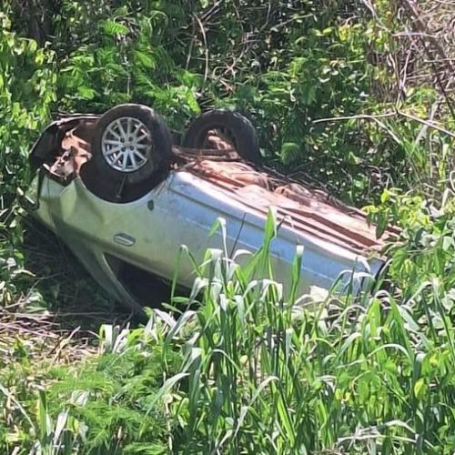 DOM AQUINO-MT: Motorista fica ferido após capotar veículo