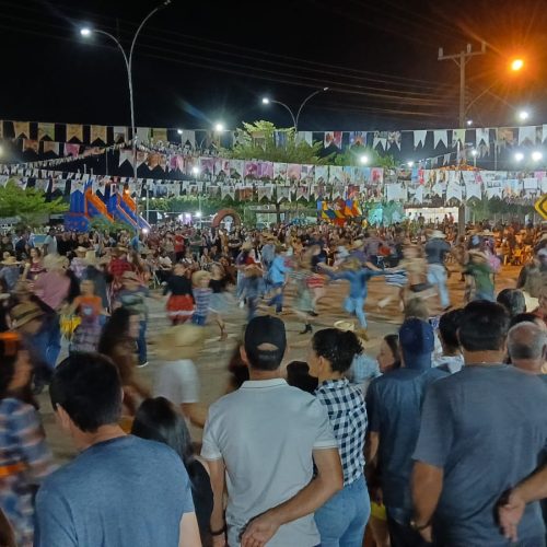 Itanhangá-MT: Arraia de Rua da Escola Bromildo, movimentou a cidade sexta feira dia(22-08)