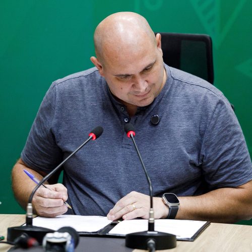 Abilio anuncia rompimento de contrato com construtora após operação que afastou vereadores