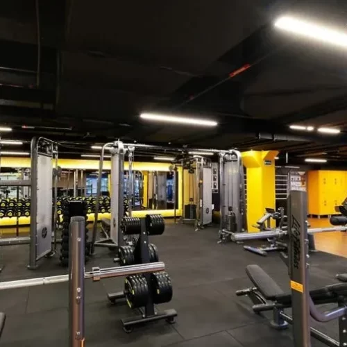Academia Smart Fit terá que pagar R$ 100 mil por cobranças indevidas a clientes em Cuiabá