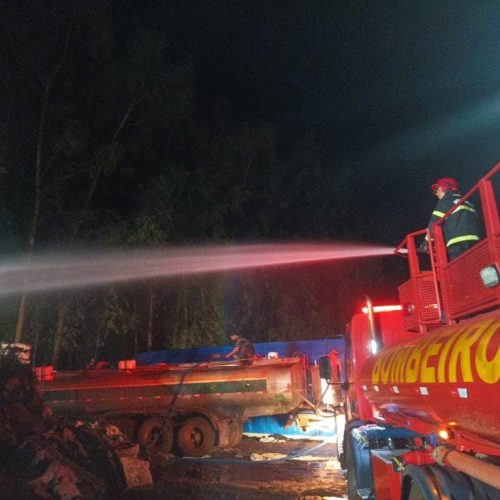 Ação do Corpo de Bombeiros salva 4 mil fardos de algodão em fazenda em Mato Grosso