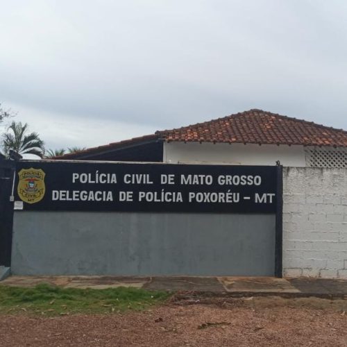 Advogado esfaqueia motorista no pescoço durante briga de trânsito e rouba moto de mulher para fugir