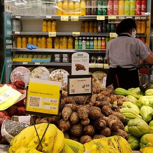 Alimentos recuam e cesta básica volta a custar menos de R$ 800 em Cuiabá