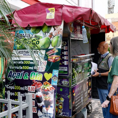 Ambulantes são notificados pela prefeitura para deixar a região central de Cuiabá