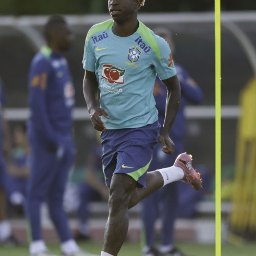 Ancelotti esboça formação da seleção para enfrentar Coreia do Sul