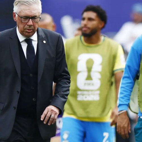 Ancelotti lamenta eliminação e já projeta novo ciclo: "Não é o fim"
