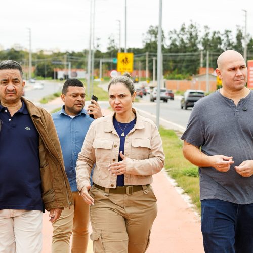 Após protesto de moradores, prefeito anuncia redutores de velocidade e faixa elevada