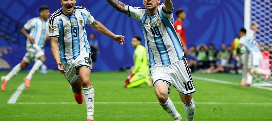 Argentina busca virada, despacha Egito e mantém vivo o sonho do tetra