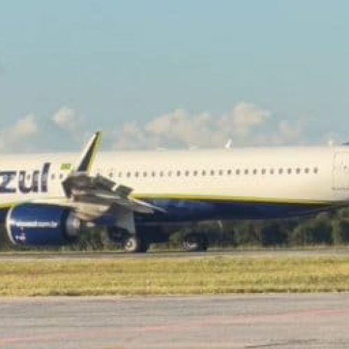 Avião faz pouso de emergência com suspeita de vazamento de fluido hidráulico; veja vídeo