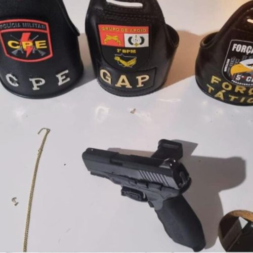 Bandido é preso com arma de brinquedo após invadir residência e roubar idosos