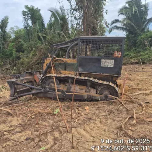 PM Ambiental intercepta desmatamento e apreende trator em Colniza