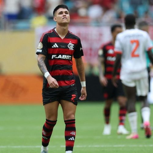 Bayern vence Flamengo por 4 a 2 e marca encontro com o PSG