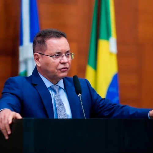 Botelho critica decisão do STF que mantém MT com oito deputados federais