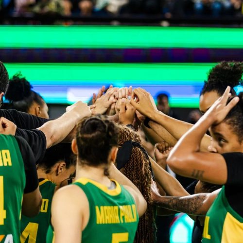 Brasil enfrenta Argentina por vaga no Pré-Olímpico de basquete