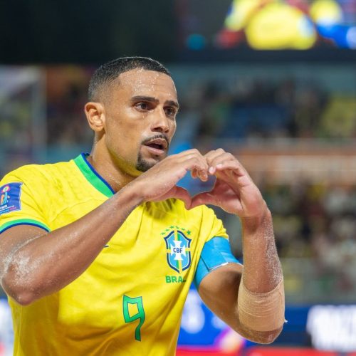 Brasil estreia com vitória no Mundial de Beach Soccer