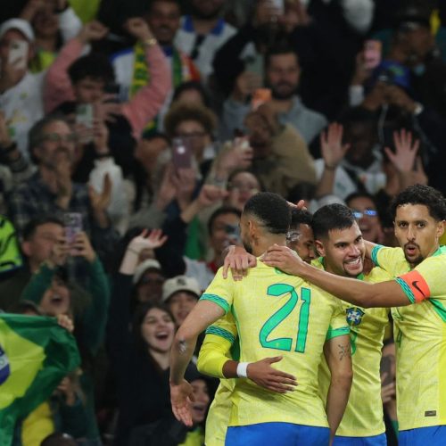 Brasil joga bem e derrota Senegal por 2 a 0 em amistoso em Londres
