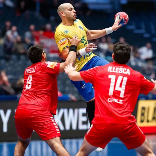 Brasil oscila, mas supera Chile na 2ª fase do Mundial de Handebol