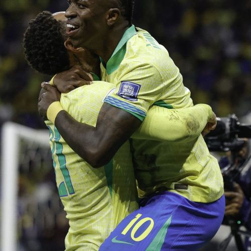 Brasil vence primeira com Ancelotti e se classifica para Copa do Mundo