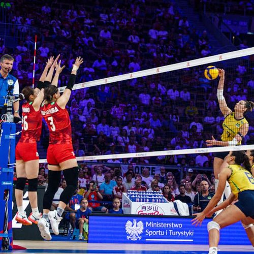Brasil vira sobre o Japão e alcança final da Liga das Nações de vôlei