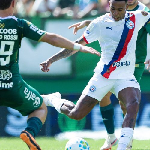 Brasileirão: Chapecoense busca empate com Bahia em jogo de seis gols