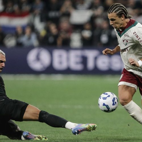 Brasileiro: Fluminense e Corinthians medem forças no Maracanã