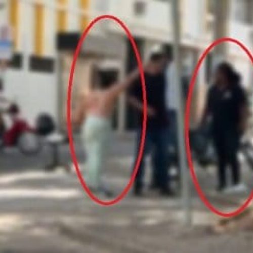 Briga entre mulheres em frente à prefeitura termina com chicotadas e ofensas