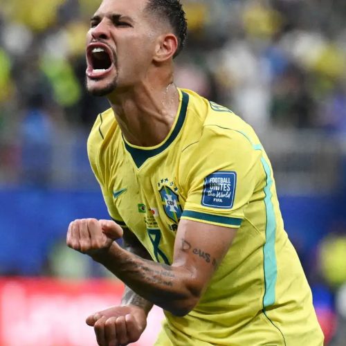 Bruno Guimarães vira "regista" do Brasil e pode igualar marca de Pelé