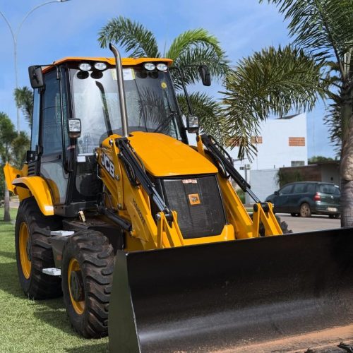 Itanhangá-MT: Recebe Nova  Retroescavadeira e Reforça apoio á Agricultura familiar