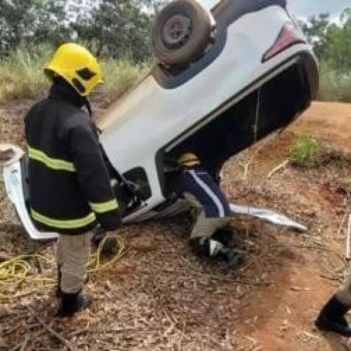 Sorriso: Idoso, de 94 anos, fica ferido após capotamento na Estrada do Morocó