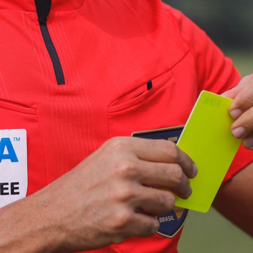 CBF anuncia programa de profissionalização de árbitros de futebol