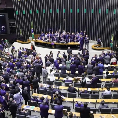 Câmara aprova PL que aumenta pena de crimes praticados contra defensores públicos