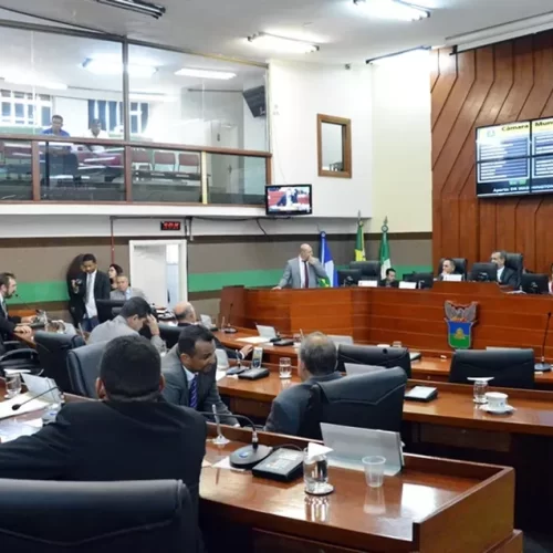 Câmara aprova relatório final da CPI do Estacionamento e indicia ex-prefeito e ex-secretário
