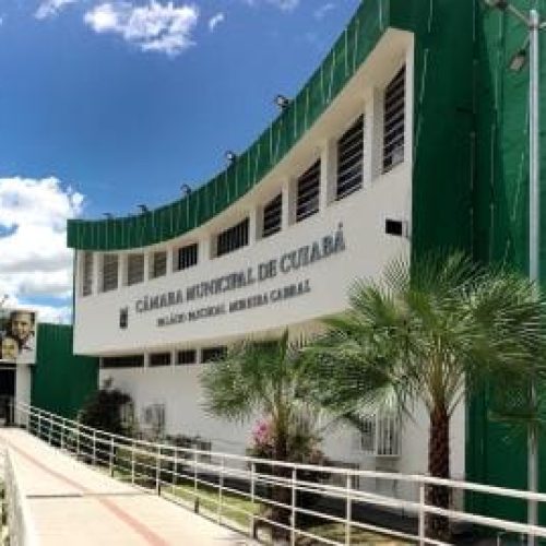 Câmara de Cuiabá aprova projeto que proíbe transição de gênero em menores de 18 anos