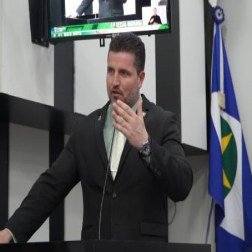 Câmara de Cuiabá avança em projeto que proíbe transição de gênero em menores de 18 anos