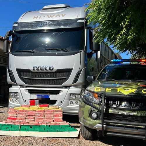 Caminhoneiro é preso transportando R$ 3,2 milhões em cocaína em carga de grãos em MT