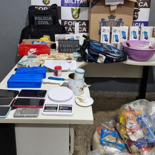 Casal é preso com drogas, cestas básicas de facção e animal silvestre abatido