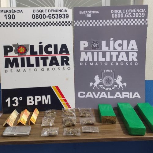 Cavalaria da PM prende dois por tráfico e apreende porções e tabletes de maconha