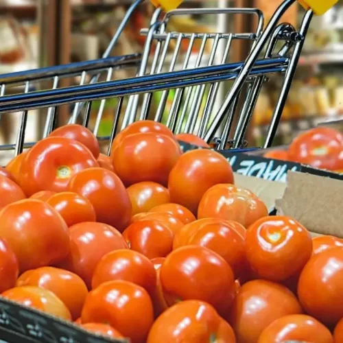 Cesta básica em Cuiabá volta a subir e chega a R$ 850, maior preço da história