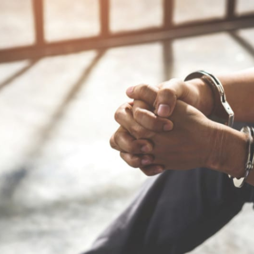 Ciumento e possessivo, réu que matou ex-mulher na frente do enteado é condenado a 33 anos de prisão