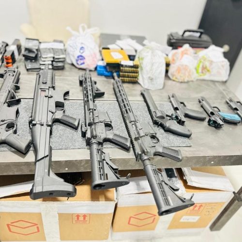 Colecionador ameaça esposa e PC apreende oito armas e quase três mil munições em Cuiabá