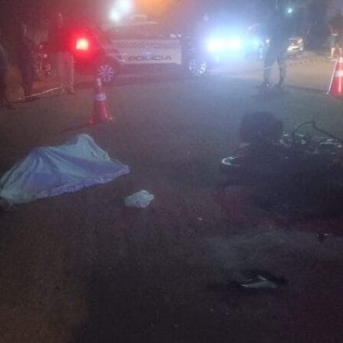 Colisão entre motocicletas mata dois jovens em avenida de Cuiabá; veja vídeo