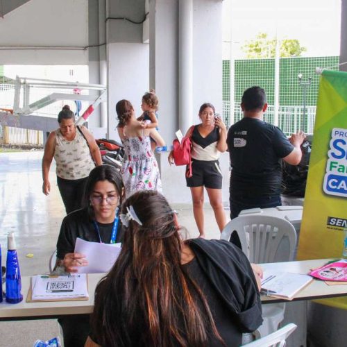 Com 8 mil famílias atendidas, prefeita celebra parceria com o Estado